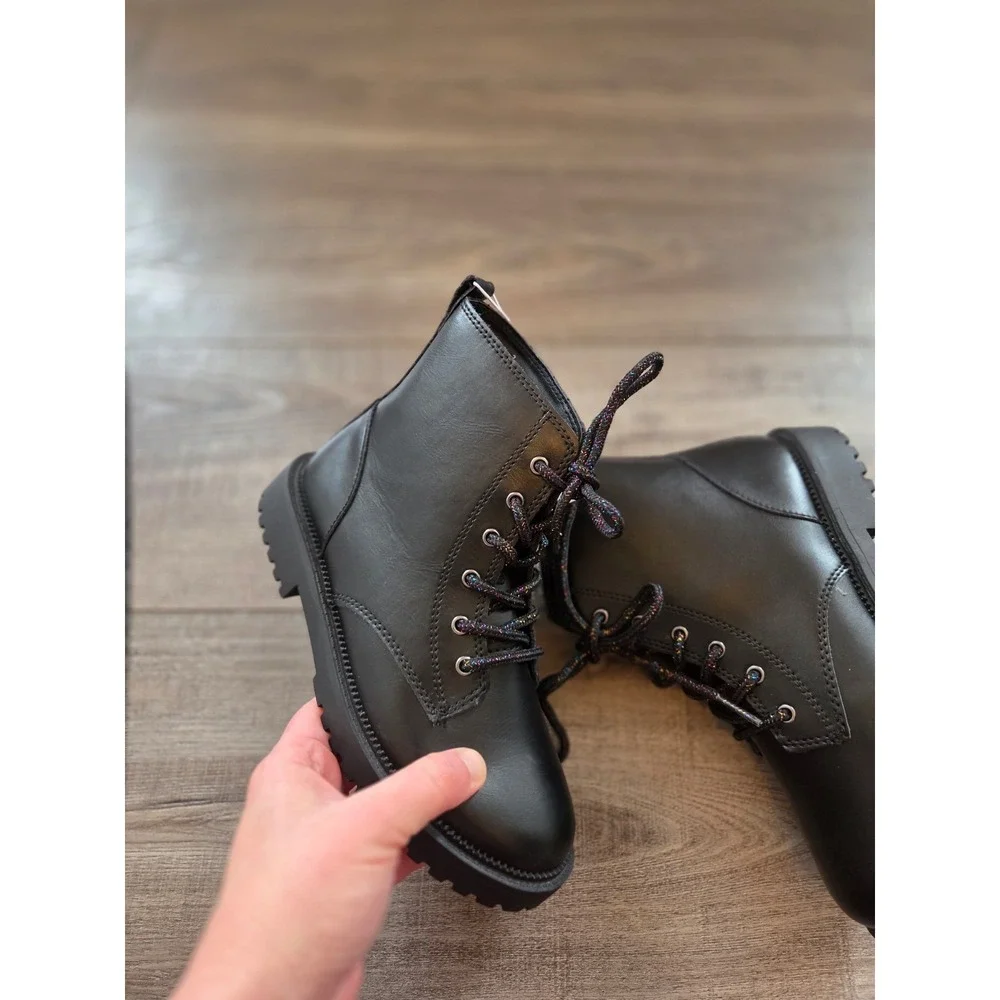 Old navy girls boots size 2y‎